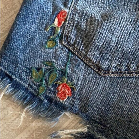 Blank NYC Distressed Denim Shorts with Flowers - Picture 7 of 8